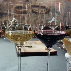 Lees meer over het artikel Eerste wijnproeverij 2019 groot succes