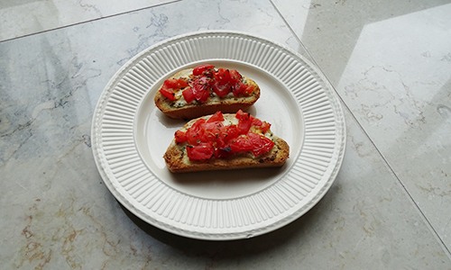 Bruchetta met gemerineerde tomaat
